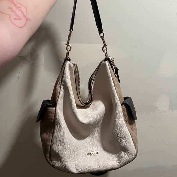 Genuine Coach Pennie Shoulder Bag - Picture 6 of 12